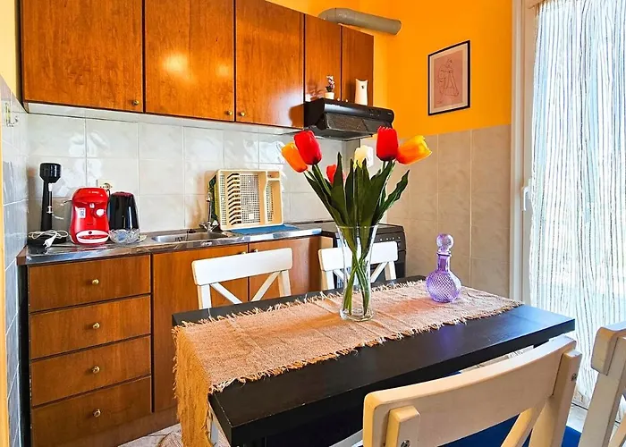 Maria's With Private Parking